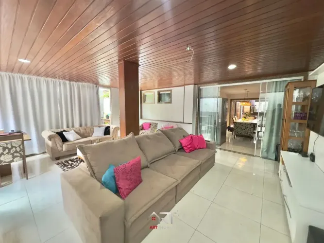 RG - Casa Ibes com piscina e churrasqueira e quintal