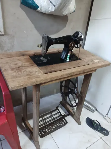 Máquina de costura Antiga