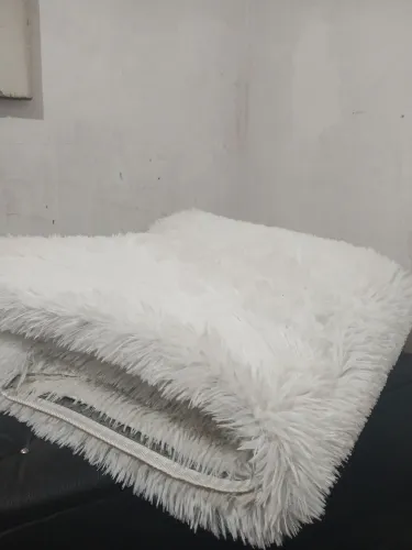 Tapete felpudo branco grande