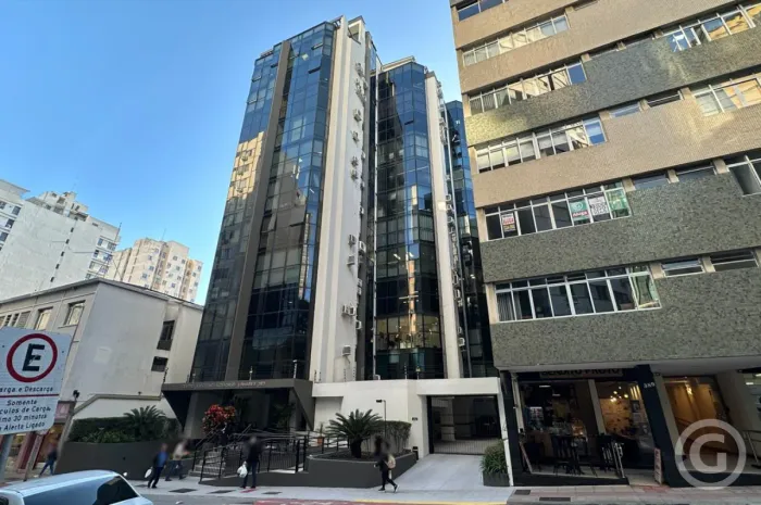 Sala comercial espaçosa no Centro de Florianópolis: ideal para expandir o seu negócio