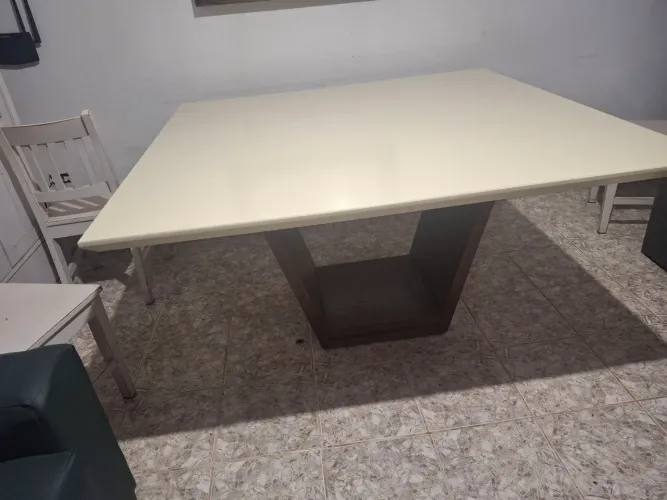 Mesa 1.50 por 1.50 grande