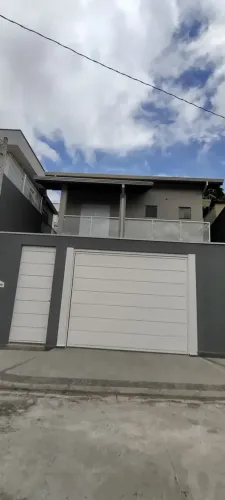 LOCAÇÃO! CASA NOVA REGIÃO CENTRAL DE SÃO ROQUE-SP!