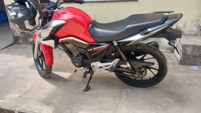 Titan 160 ano 2022 com apenas 32 mil km originais