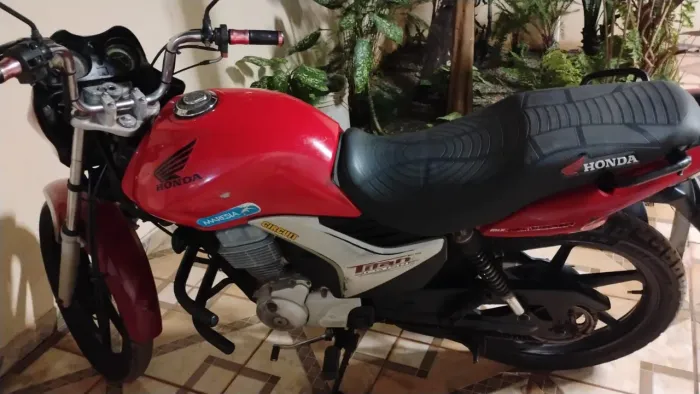Moto CG vermelho bem cuidada completa flex com chave reserva pegou trasfere sem restrição 