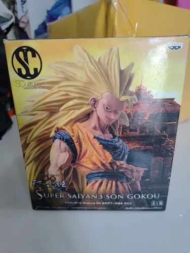 Goku sculture original Ssj3