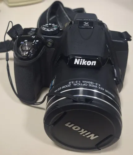 Máquina fotográfica NIKON COOLPIX P520