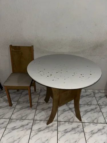 Mesa a venda