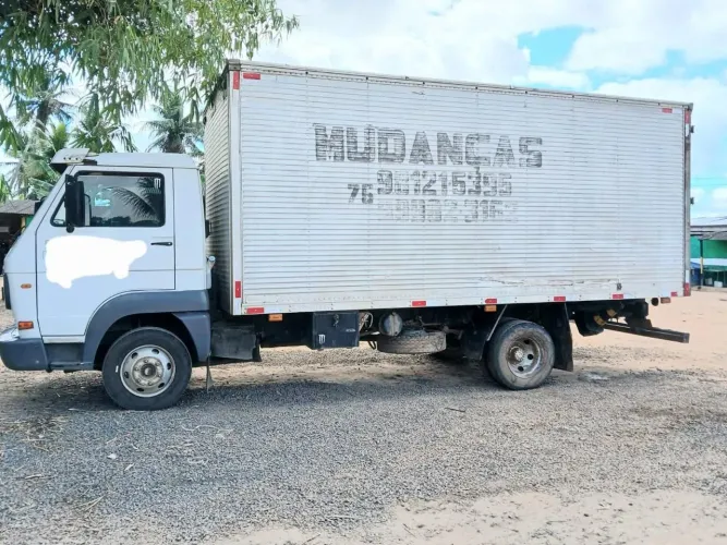 Caminhão Baú 850 delivery