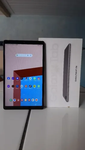 Tablet Tab A7 Lite Samsung 8.7 polegadas 32Gbs Chip 4G faz ligacao (Act cartao )