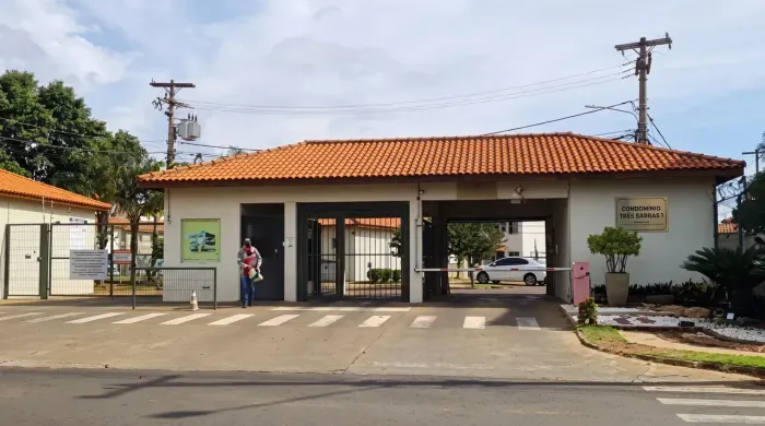 Apto para locação 2 quartos Região Três Barras (6 minutos do centro)