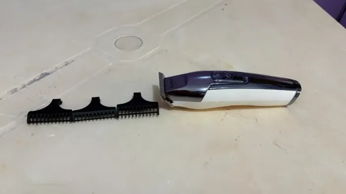 Maquina de cortar cabelo KEMEL (sem fio) Profissional