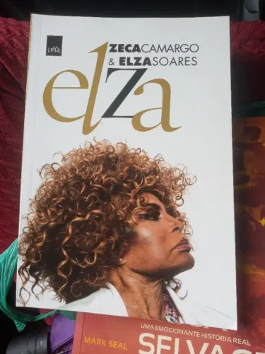 Elza Soares, escrita por Zeca Camargo.