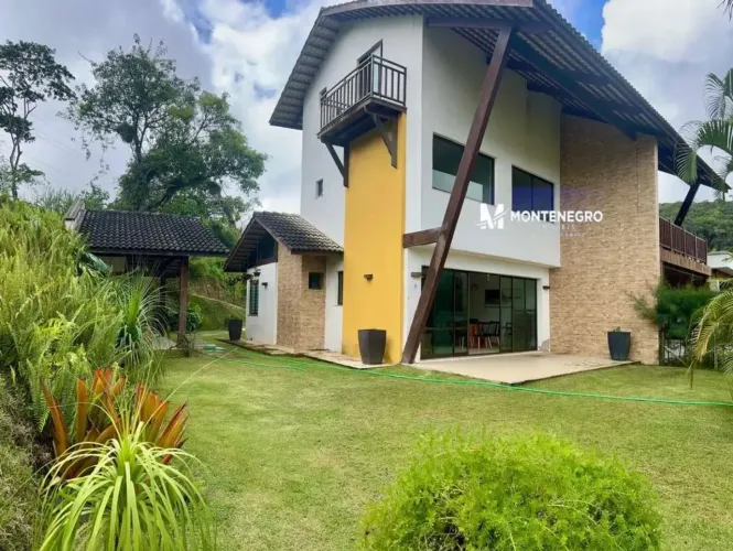 Casa em condomínio com 4 suites a venda, em Guaramiranga.