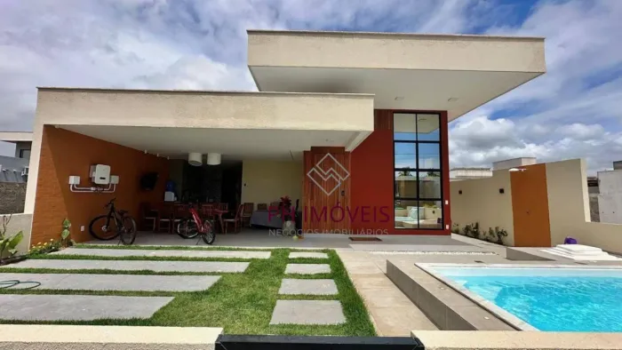 Casa de Alto Padrão com 3 dormitórios sendo 2 suítes em Marechal Deodoro - Porteira Fechad