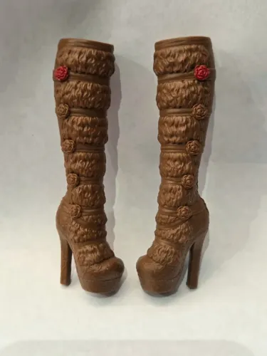 Ever After High - Rosabela - Botas da Básica