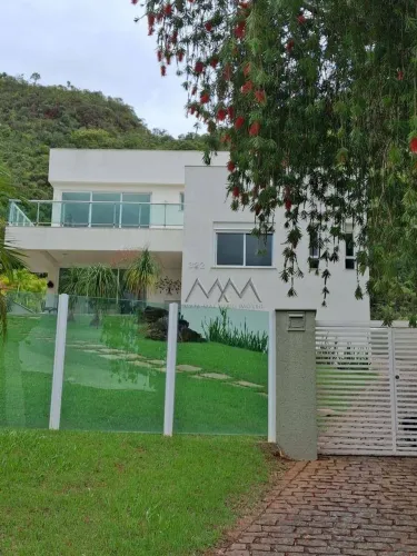 Casa à Venda no Condomínio Quintas Do Sol | 320 m² - 3 quartos.