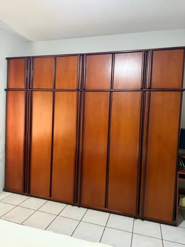 Guarda roupa madeira 