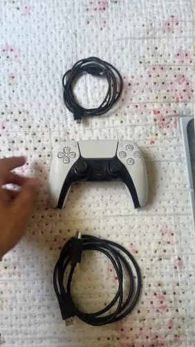 PS5 Slim Digital 1TB + Controle Original | Impecável, Sem Marcas de Uso