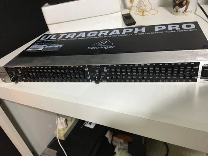 Equalizador behringer 