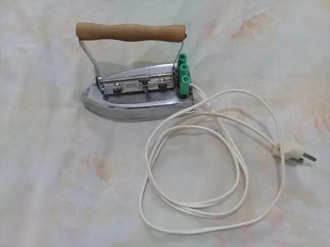 Mini Ferro Elétrico antigo para viagem