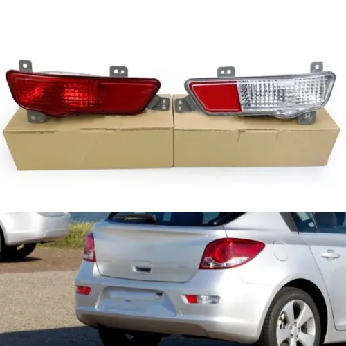 Par Refletor Olho de Gato Parachoque Traseiro Chevrolet Cruze Hatch 2012 a 2016