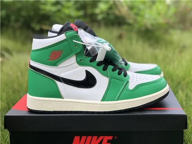 Air Jordan 1 Retro "Lucky Green"