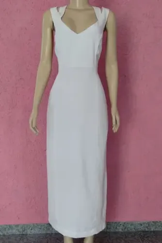 Vestido longo de festa e formatura branco com abertura lateral da saia 