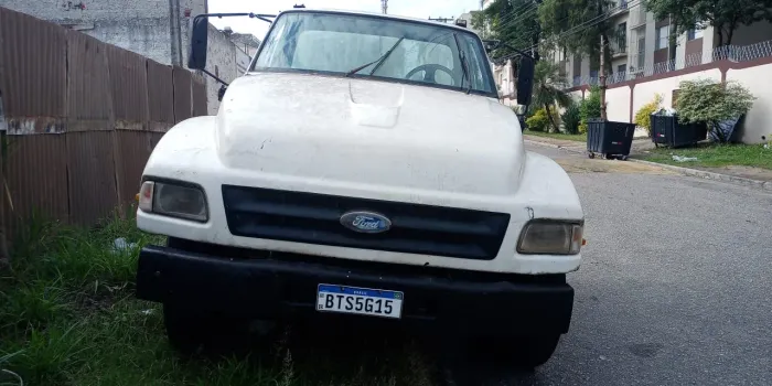 Ford f 12 000. Sapao no chassi ano 1997.  