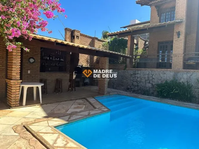 Exclusividade à Beira-Mar | Casa de Praia Triplex Porteira Fechada no Porto das Dunas