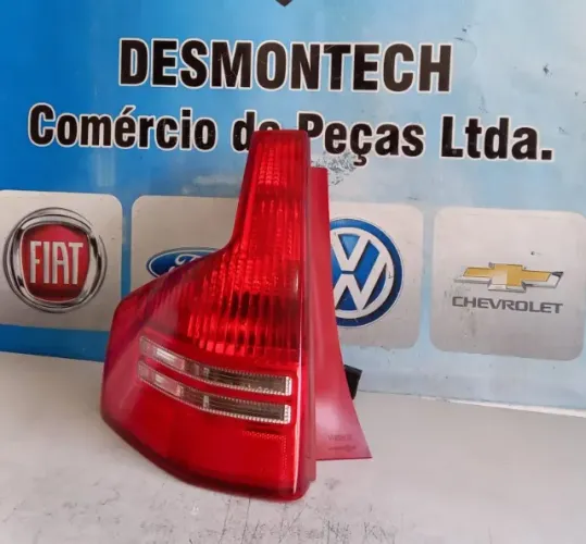Lanterna C4 hatch 2008-2013 lado esquerdo C/det na lente 