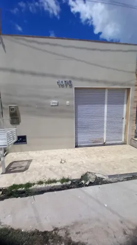 Casa de 2/4 sendo uma suíte na Conceição pra Venda