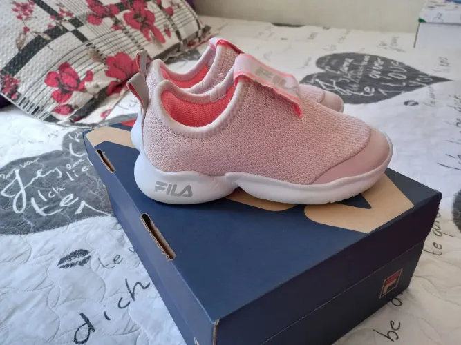 Tênis Fila Rosa Infantil - Tamanho 26