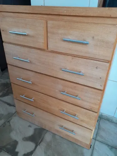 Cômoda de Madeira de 6 Gavetas
