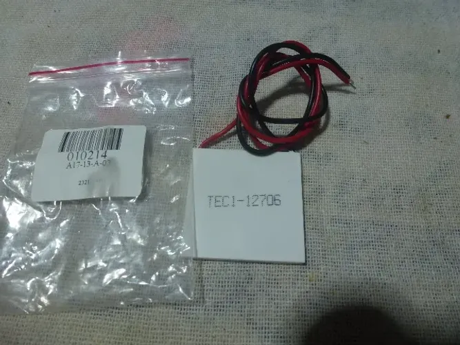 Pastilha Peltier mod.TEC1-12706, com 1