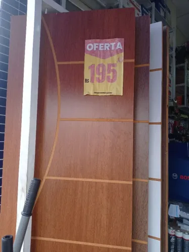 Porta de compensado trabalhado - R$ 195