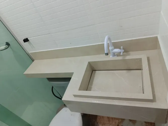 Pia de banheiro em porcelanato