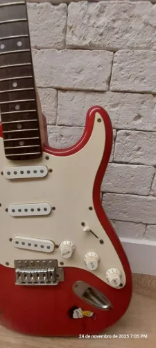 Guitarra Vermelha Eagle