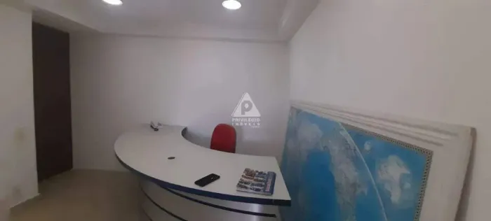 Sala Comercial 67m² no Centro do Rio de Janeiro Porteira Fechada, Frente, 2 Salas, 2 Banh