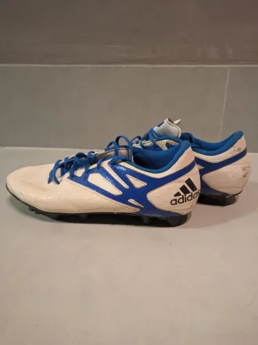Chuteira Adidas n. 39