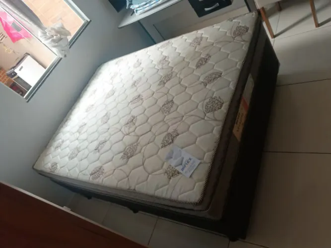 Cama box casal com colchão molas ensacadas biflex 