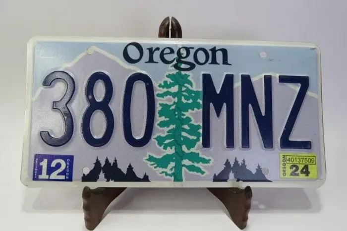  PLACA de Automóvel do Estado Americano do OREGON. Feita em alumínio. Mede aprox. 30,3 x 1