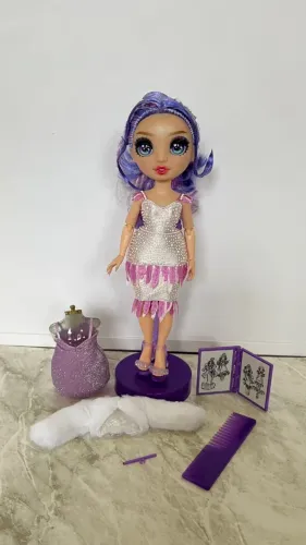 Boneca Rainbow High Fantastic Fashions - Violet Willow