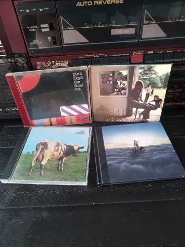 4 CDs PINK FLOYD