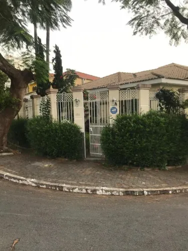 Mooca - Casa Térrea 608m² 4 suítes 6 vagas Piscina - Aquecimento Solar