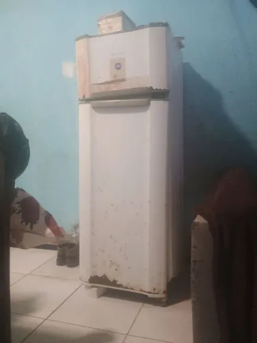 Vendo geladeira 