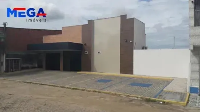 Sala odontológica com equipamento no bairro Arianópolis em Caucaia, CE