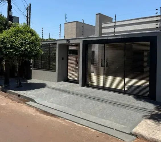 Casa Arapongas Jardim Columbia I 170 metros ótima localização 100% Mobiliada