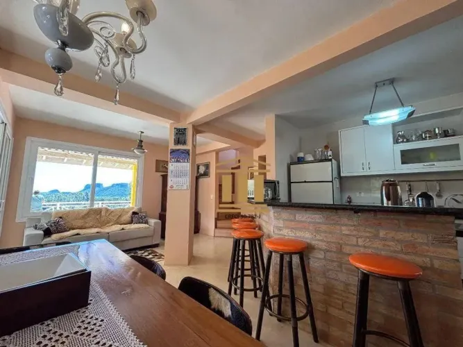 Casa com 5 quartos à venda, 320 m² por R$ 2.500.000 - Vila Natal - Campos do Jordão/SP