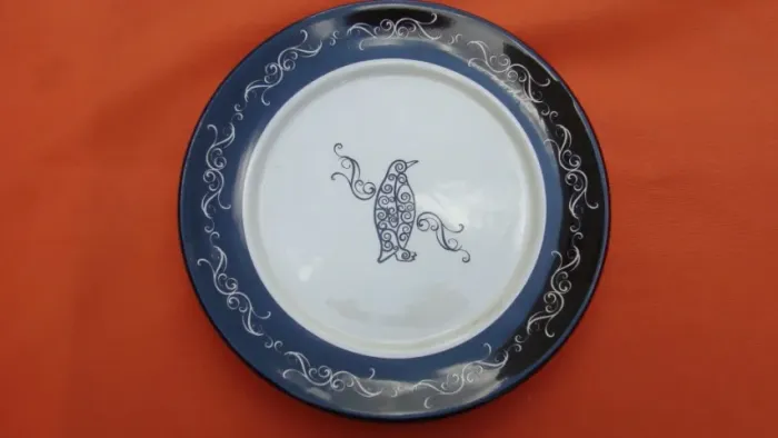 Prato Porcelana Decorativo Sea Word Origem EUA - Fabricado China / Usado