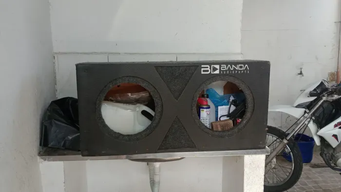 Caixa de Som Automotivo  gabinete 12 polegada 